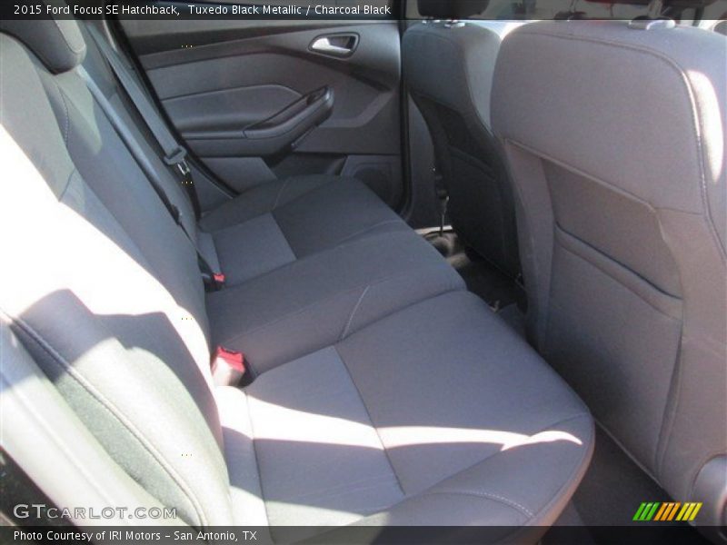 Tuxedo Black Metallic / Charcoal Black 2015 Ford Focus SE Hatchback