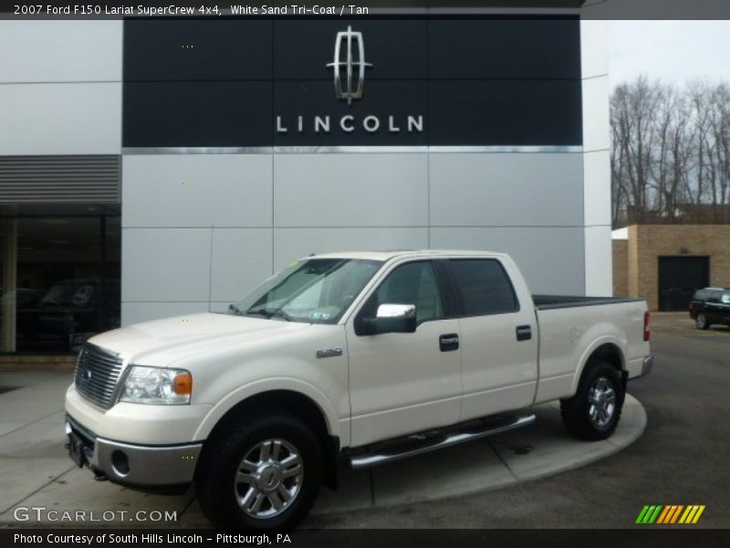 Front 3/4 View of 2007 F150 Lariat SuperCrew 4x4
