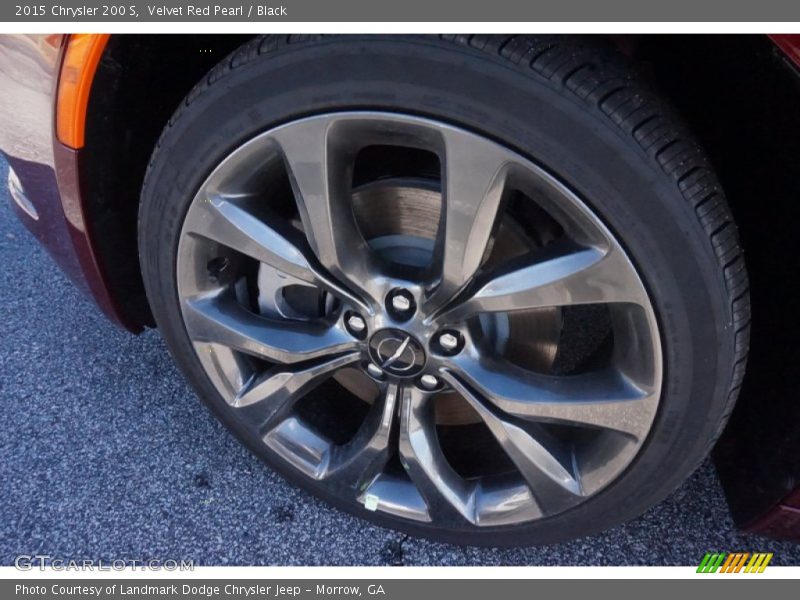 Velvet Red Pearl / Black 2015 Chrysler 200 S