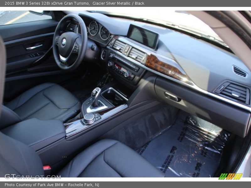Dashboard of 2015 3 Series 328i xDrive Gran Turismo
