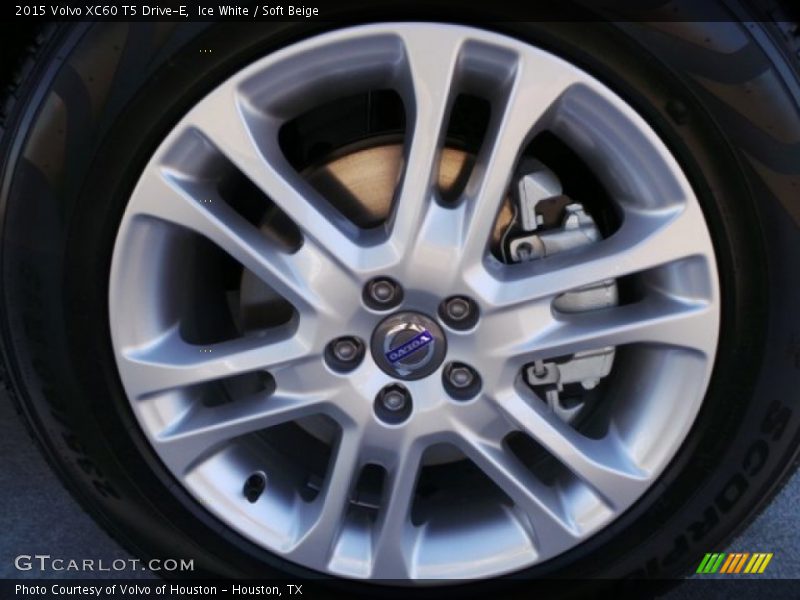 Ice White / Soft Beige 2015 Volvo XC60 T5 Drive-E