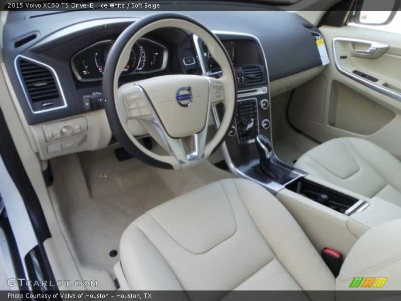 Ice White / Soft Beige 2015 Volvo XC60 T5 Drive-E