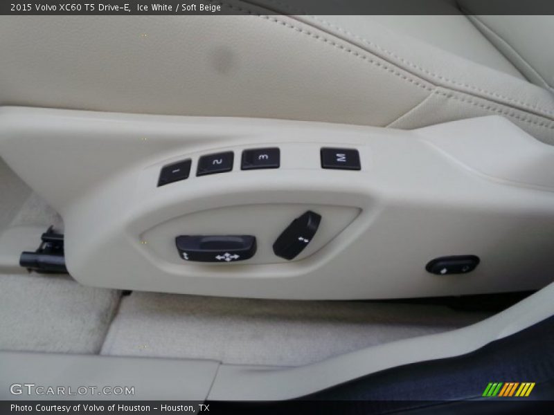 Ice White / Soft Beige 2015 Volvo XC60 T5 Drive-E