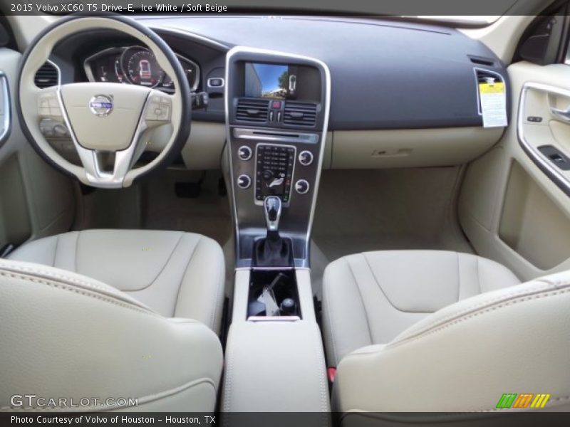 Ice White / Soft Beige 2015 Volvo XC60 T5 Drive-E