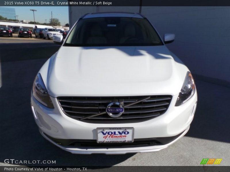Crystal White Metallic / Soft Beige 2015 Volvo XC60 T5 Drive-E
