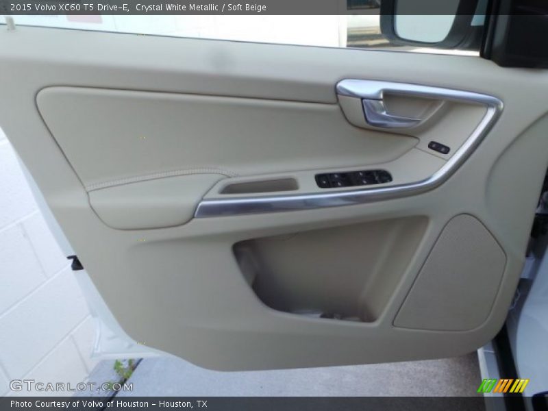 Crystal White Metallic / Soft Beige 2015 Volvo XC60 T5 Drive-E