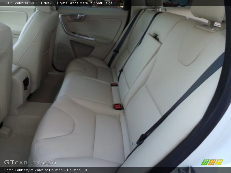 Crystal White Metallic / Soft Beige 2015 Volvo XC60 T5 Drive-E