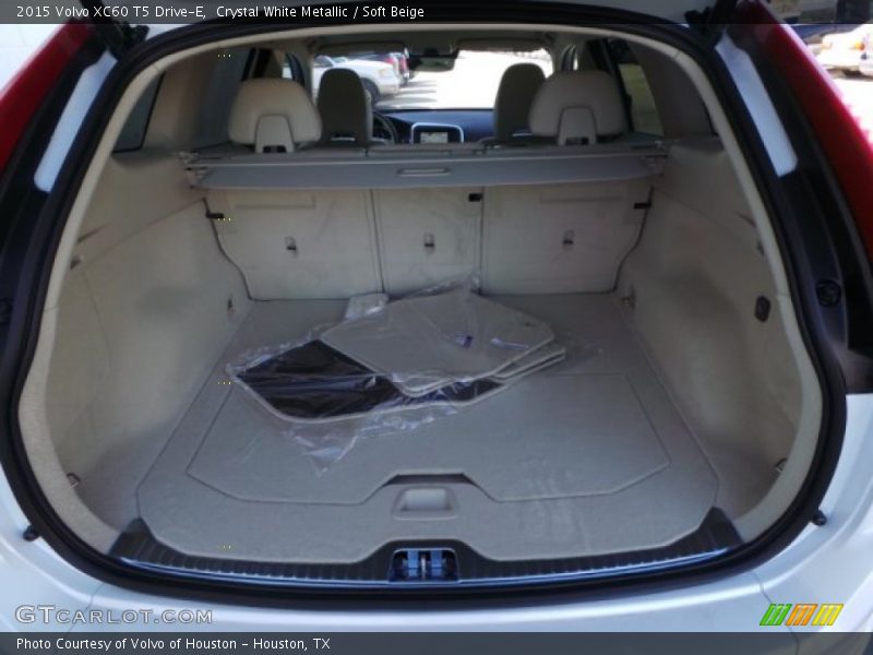 Crystal White Metallic / Soft Beige 2015 Volvo XC60 T5 Drive-E