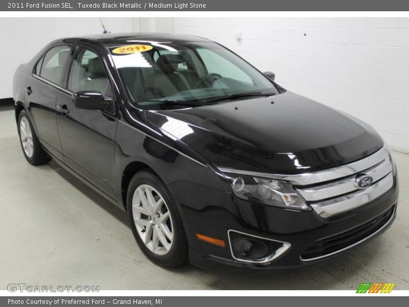 Tuxedo Black Metallic / Medium Light Stone 2011 Ford Fusion SEL