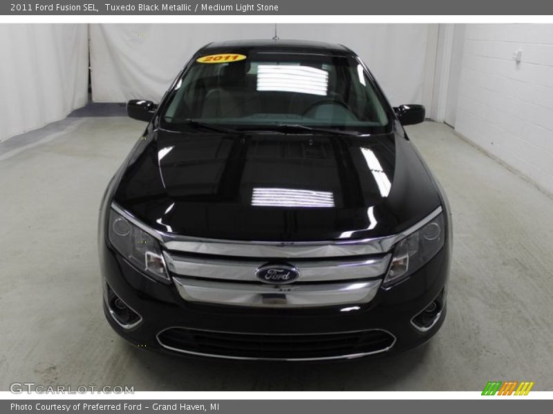 Tuxedo Black Metallic / Medium Light Stone 2011 Ford Fusion SEL