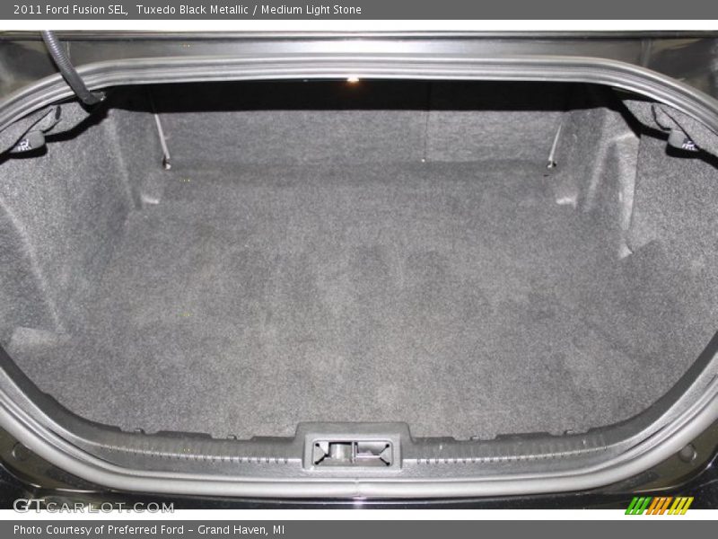 Tuxedo Black Metallic / Medium Light Stone 2011 Ford Fusion SEL