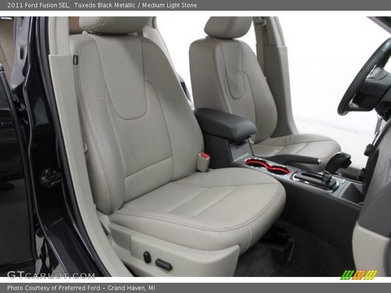 Tuxedo Black Metallic / Medium Light Stone 2011 Ford Fusion SEL