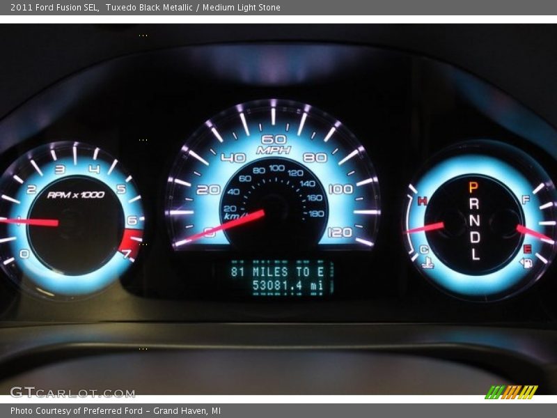 Tuxedo Black Metallic / Medium Light Stone 2011 Ford Fusion SEL