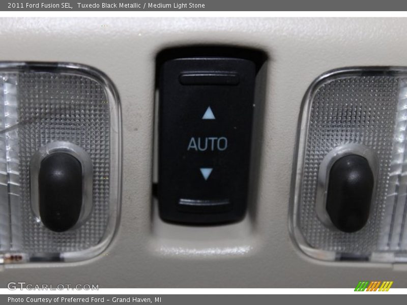 Tuxedo Black Metallic / Medium Light Stone 2011 Ford Fusion SEL