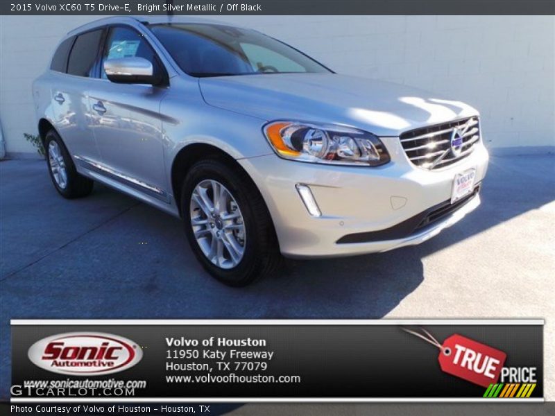 Bright Silver Metallic / Off Black 2015 Volvo XC60 T5 Drive-E