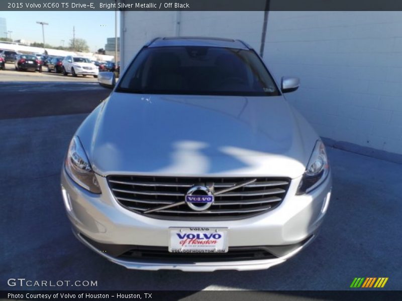 Bright Silver Metallic / Off Black 2015 Volvo XC60 T5 Drive-E