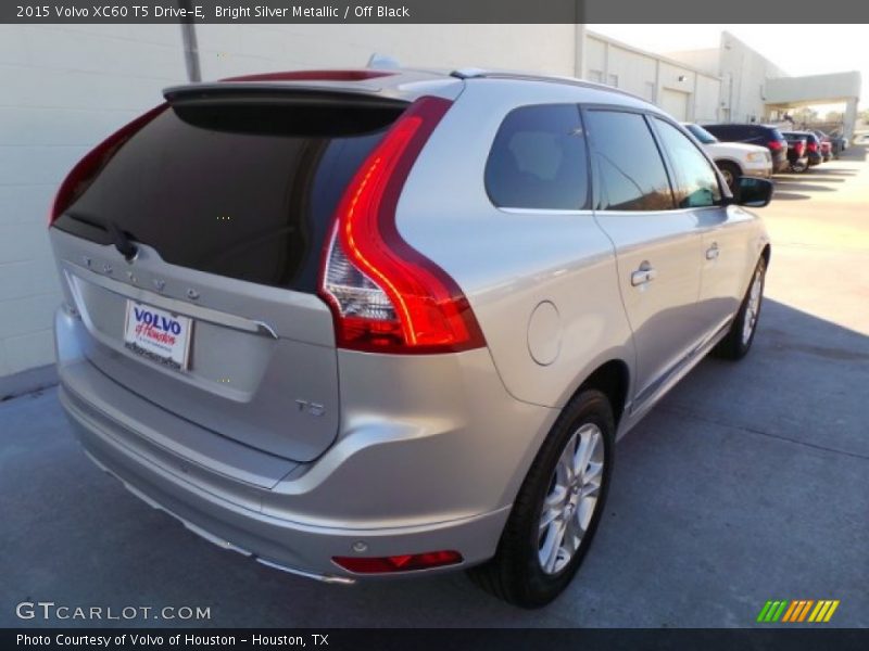 Bright Silver Metallic / Off Black 2015 Volvo XC60 T5 Drive-E