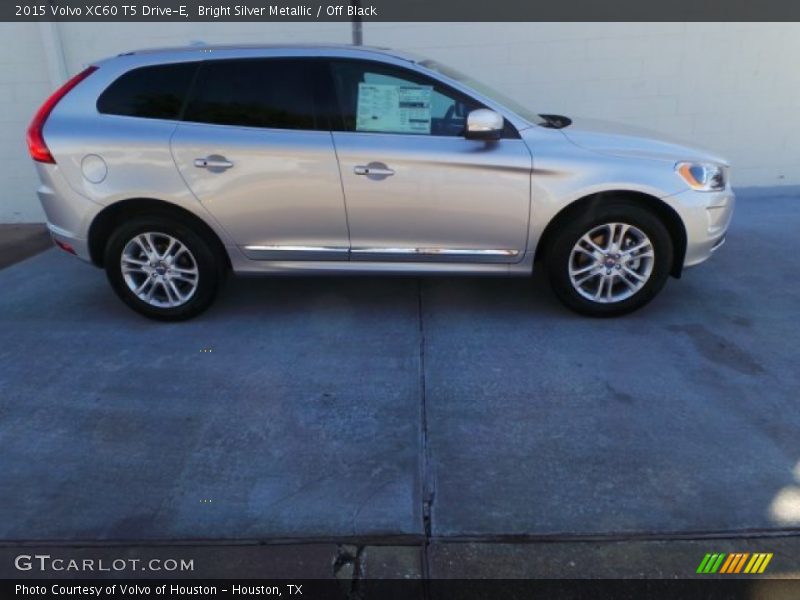 Bright Silver Metallic / Off Black 2015 Volvo XC60 T5 Drive-E
