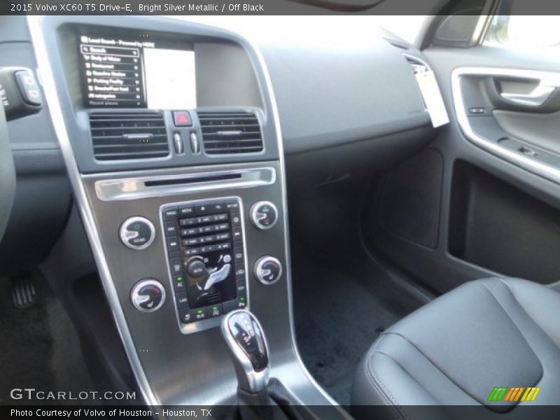 Bright Silver Metallic / Off Black 2015 Volvo XC60 T5 Drive-E