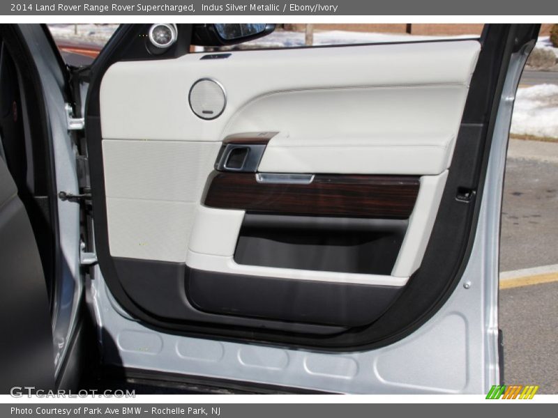 Indus Silver Metallic / Ebony/Ivory 2014 Land Rover Range Rover Supercharged
