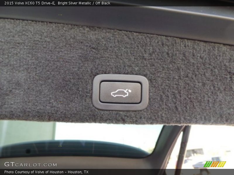Bright Silver Metallic / Off Black 2015 Volvo XC60 T5 Drive-E