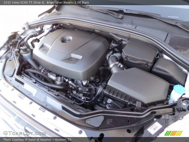Bright Silver Metallic / Off Black 2015 Volvo XC60 T5 Drive-E