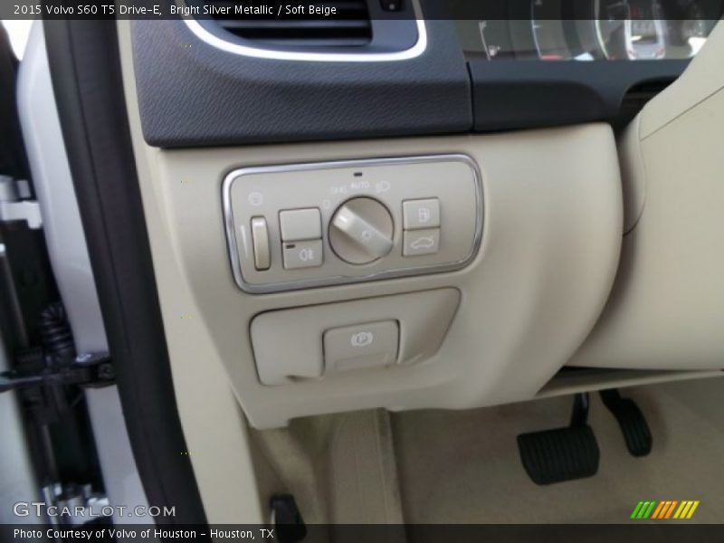 Bright Silver Metallic / Soft Beige 2015 Volvo S60 T5 Drive-E