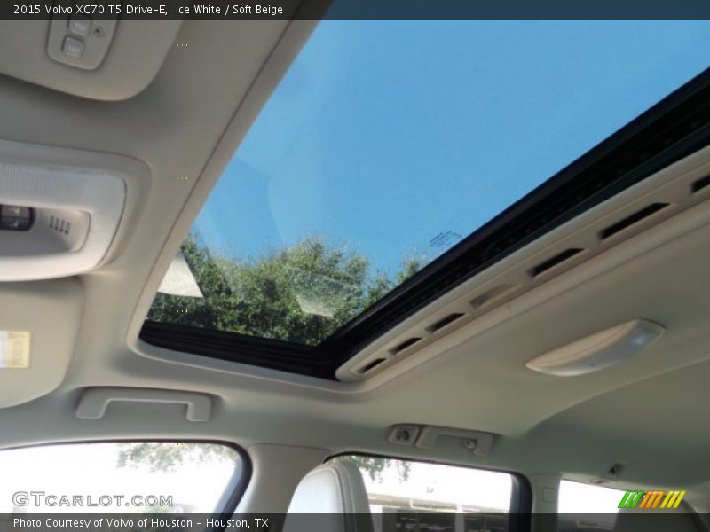 Ice White / Soft Beige 2015 Volvo XC70 T5 Drive-E