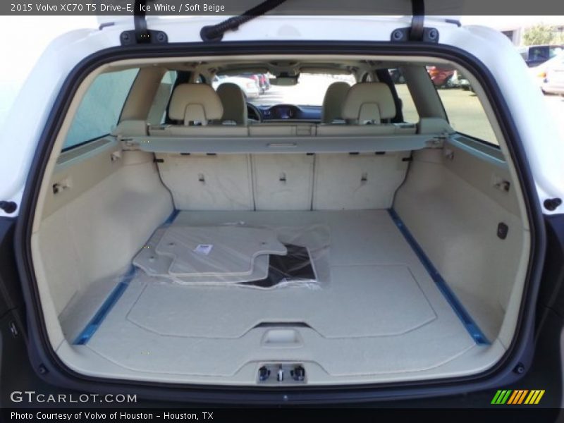  2015 XC70 T5 Drive-E Trunk