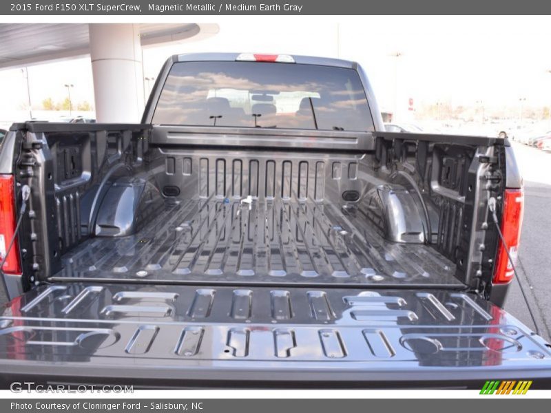 Magnetic Metallic / Medium Earth Gray 2015 Ford F150 XLT SuperCrew