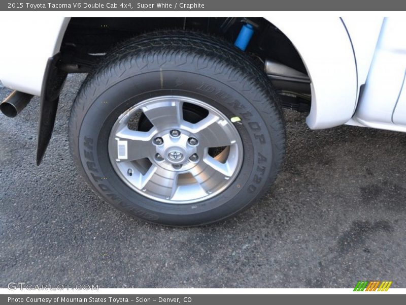 Super White / Graphite 2015 Toyota Tacoma V6 Double Cab 4x4