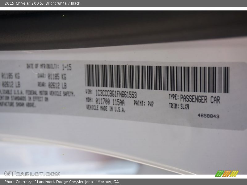 Bright White / Black 2015 Chrysler 200 S