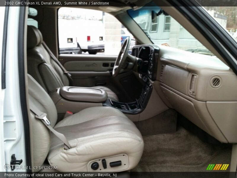 Summit White / Sandstone 2002 GMC Yukon XL Denali AWD