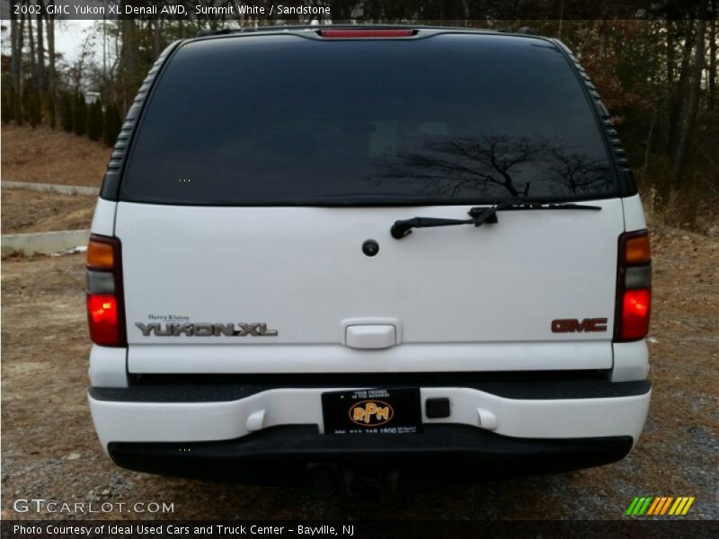 Summit White / Sandstone 2002 GMC Yukon XL Denali AWD