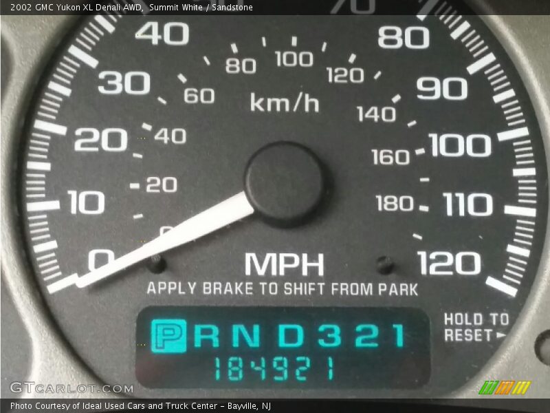 Summit White / Sandstone 2002 GMC Yukon XL Denali AWD
