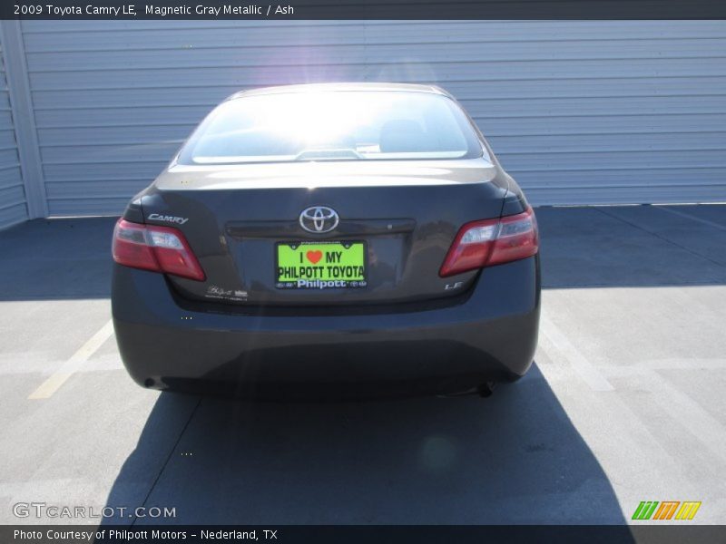 Magnetic Gray Metallic / Ash 2009 Toyota Camry LE