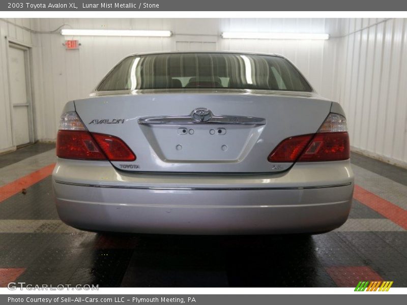 Lunar Mist Metallic / Stone 2003 Toyota Avalon XL