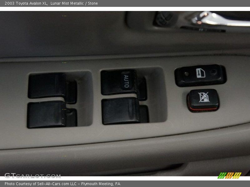 Lunar Mist Metallic / Stone 2003 Toyota Avalon XL