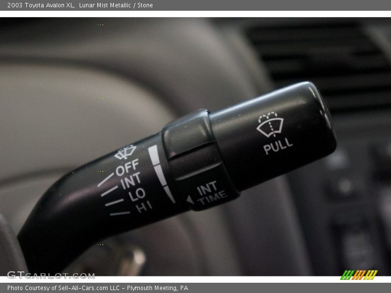 Lunar Mist Metallic / Stone 2003 Toyota Avalon XL