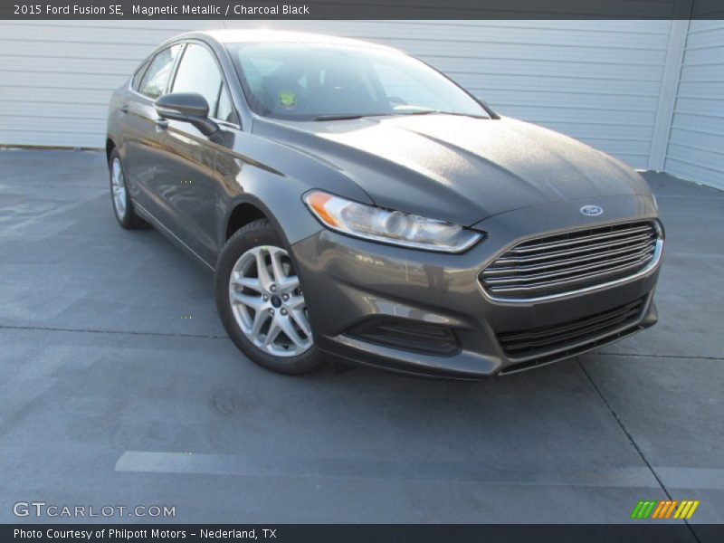 Magnetic Metallic / Charcoal Black 2015 Ford Fusion SE