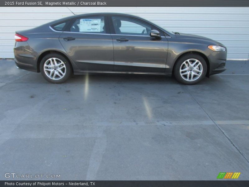 Magnetic Metallic / Charcoal Black 2015 Ford Fusion SE
