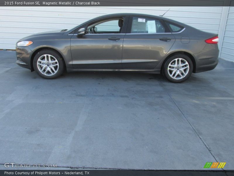Magnetic Metallic / Charcoal Black 2015 Ford Fusion SE