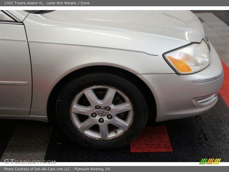 Lunar Mist Metallic / Stone 2003 Toyota Avalon XL