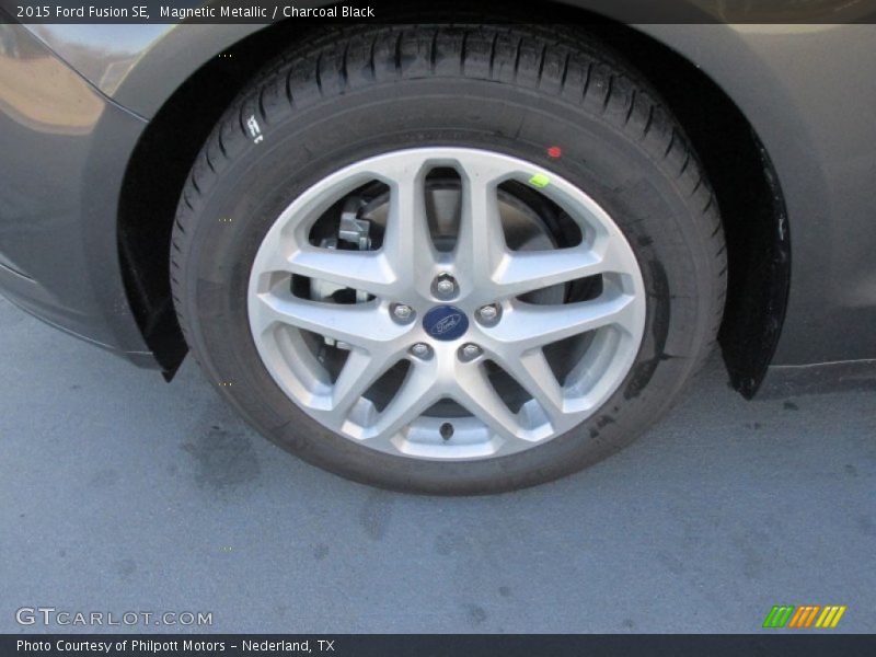 Magnetic Metallic / Charcoal Black 2015 Ford Fusion SE