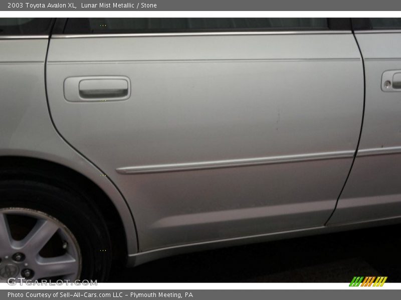 Lunar Mist Metallic / Stone 2003 Toyota Avalon XL