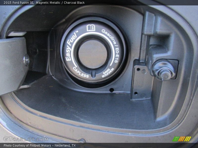 Magnetic Metallic / Charcoal Black 2015 Ford Fusion SE