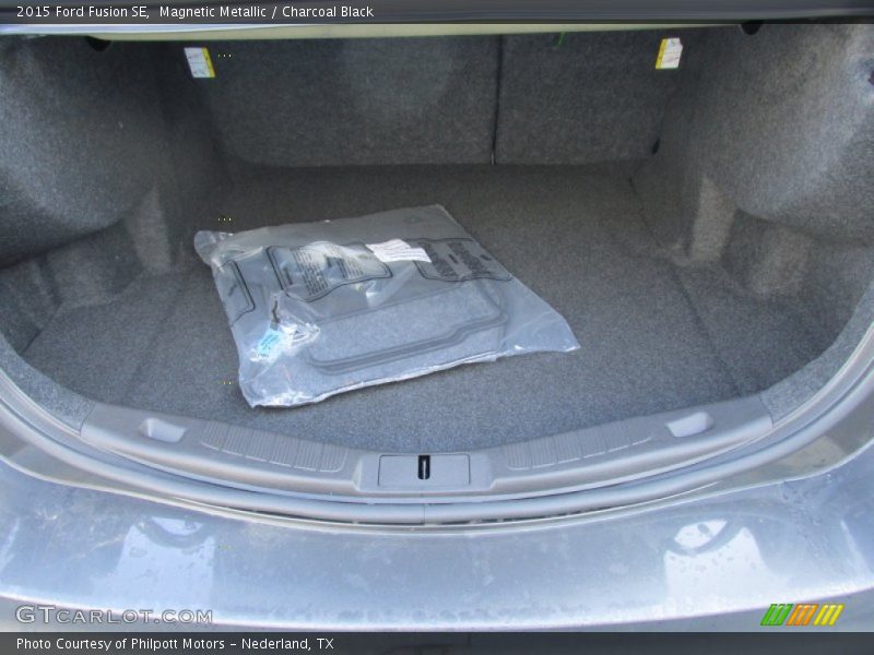 Magnetic Metallic / Charcoal Black 2015 Ford Fusion SE