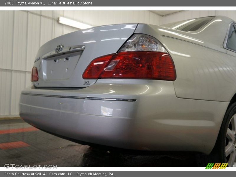 Lunar Mist Metallic / Stone 2003 Toyota Avalon XL