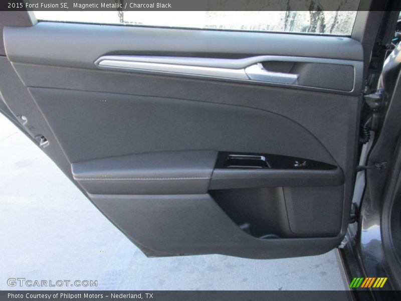 Magnetic Metallic / Charcoal Black 2015 Ford Fusion SE