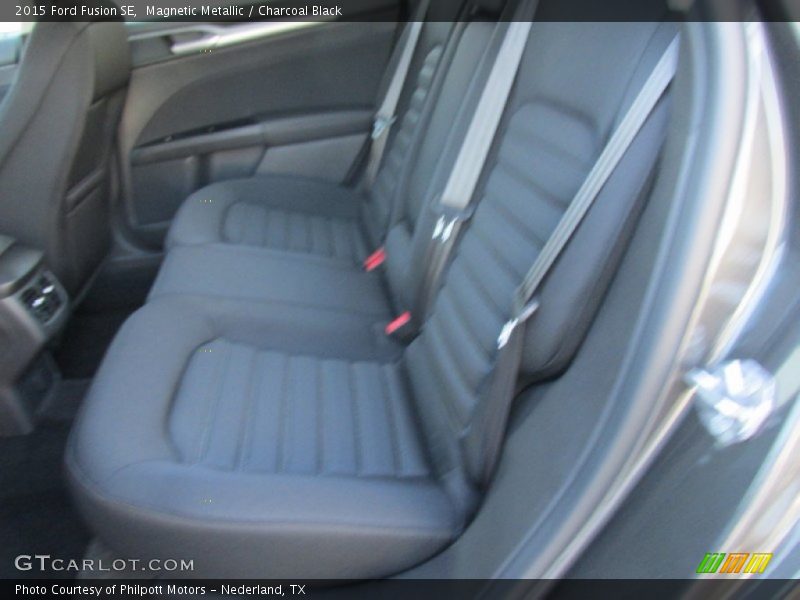 Magnetic Metallic / Charcoal Black 2015 Ford Fusion SE